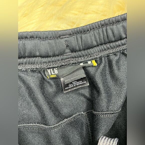 Under Armour black track pants sz Large - Picture 3 of 3